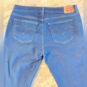 Levi’s Boyfriend Jeans women’s waist size  31 length 30